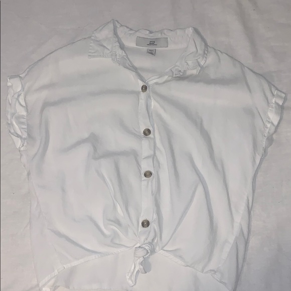 White blouse - Picture 2 of 6